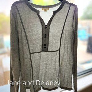Casual long sleeve top v neck